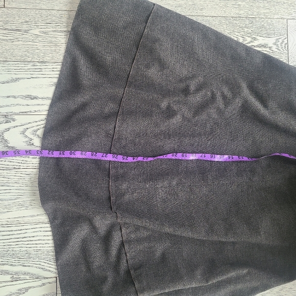 Hugo Boss midi skirt - Picture 13 of 14